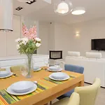 Three-bedroom Family House With Garden Nowa Wies By Renters Holiday home *