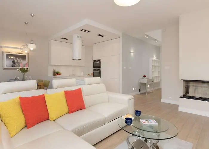 Three-bedroom Family House With Garden Nowa Wies By Renters * Warsaw