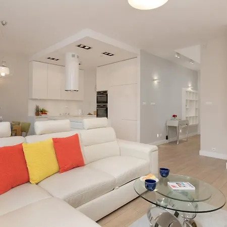 Three-bedroom Family House With Garden Nowa Wies By Renters * Warsaw