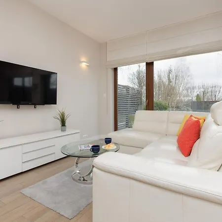 Three-bedroom Family House With Garden Nowa Wies By Renters * Warsaw