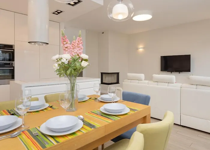 Three-bedroom Family House With Garden Nowa Wies By Renters Holiday home *