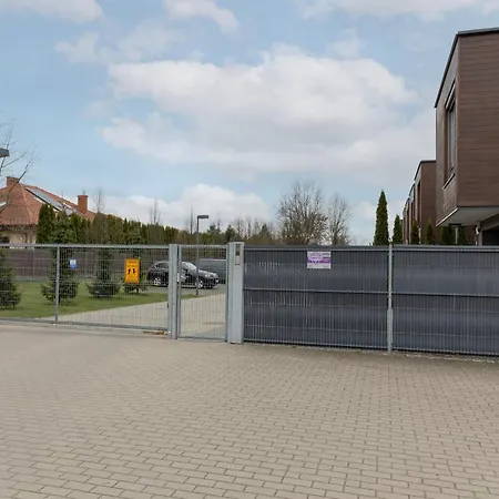 Three-bedroom Family House With Garden Nowa Wies By Renters Сasa de vacaciones Varsovia